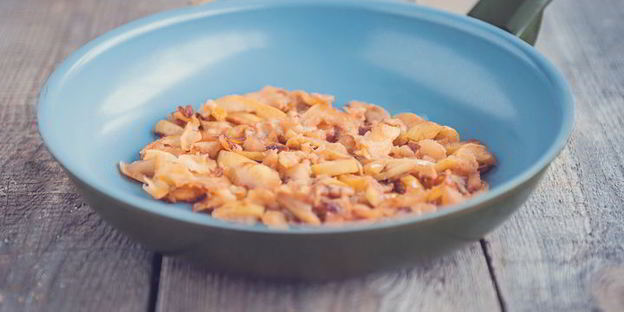 куриная печенка с яблоками