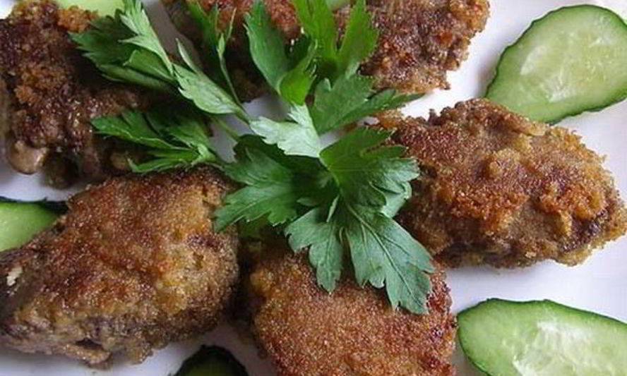 Рецепт печени индейки в вине и сухарях