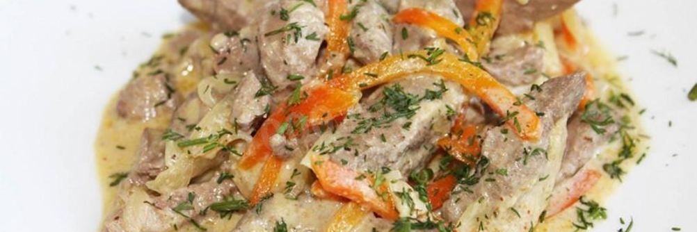 Печень кролика в сметане