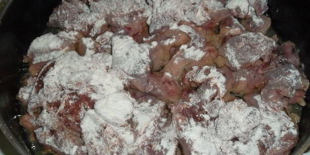 печень куриная в сметане