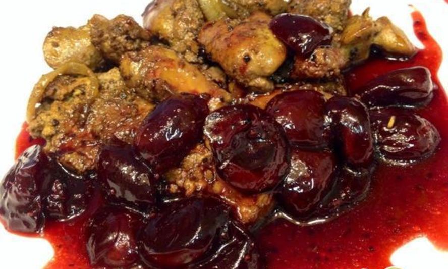 Рецепт печени под соусом из маринованной черешни