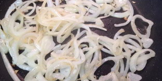 печень под соусом из маринованной черешни