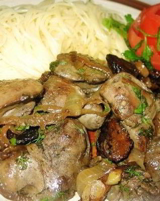 Печень с черносливом