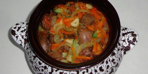 печень с кабачками в горшочке