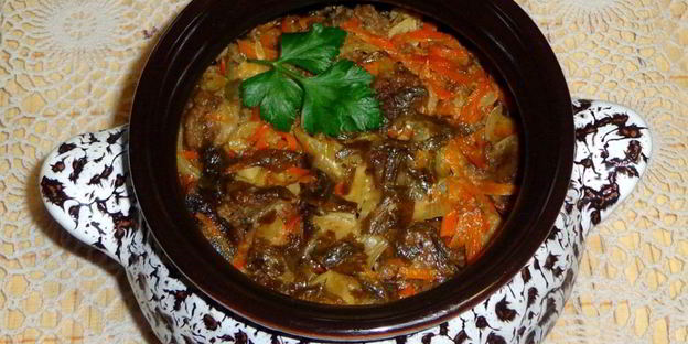 печень с кабачками в горшочке