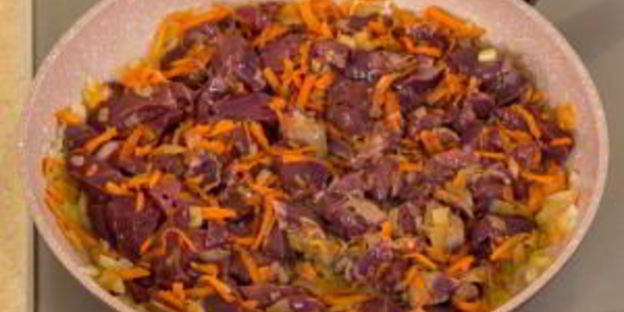 печень с картофелем, запеченные в духовке