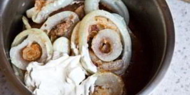 печень с луком и сметаной