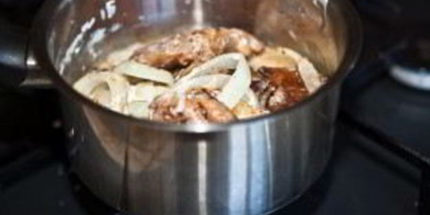 печень с луком и сметаной