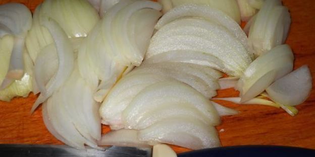 печень тушеная в томатном соку