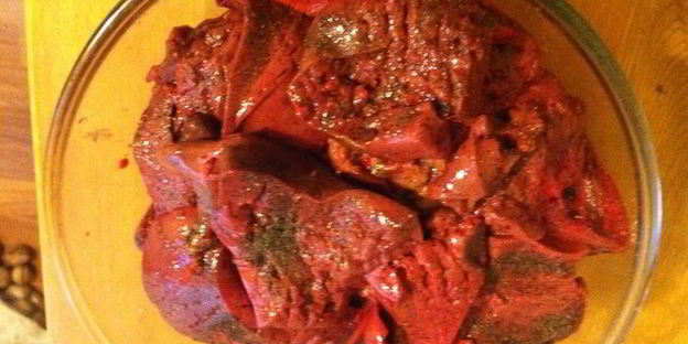 печень ягненка в сметане