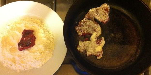 печень ягненка в сметане