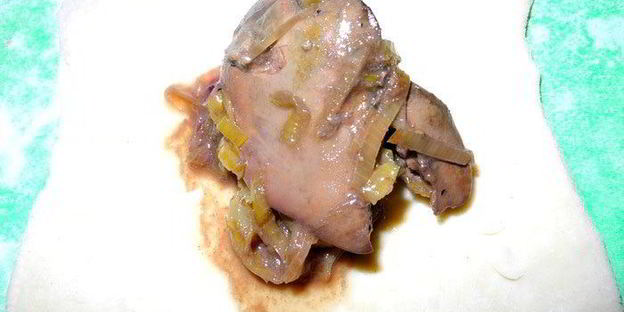 печенка в кафтане из слоеного теста