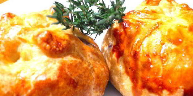 печенка в кафтане из слоеного теста