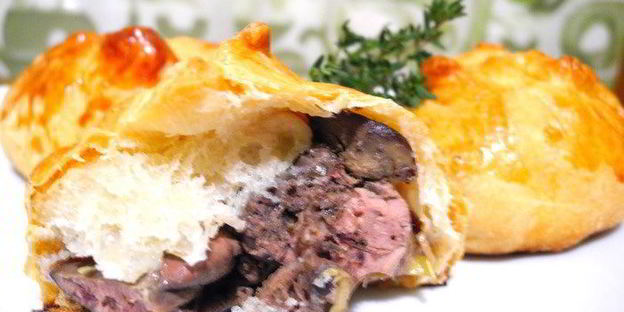 печенка в кафтане из слоеного теста