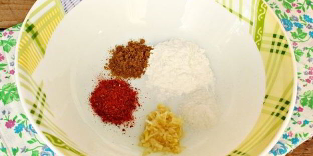 свиная печень, тушенная в томатно-соевом соусе