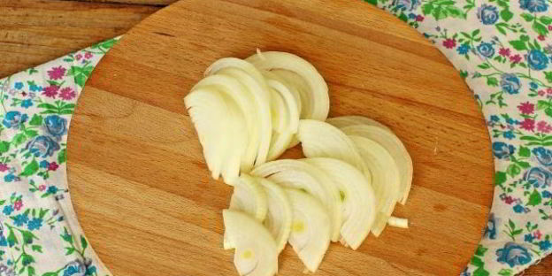 свиная печень, тушенная в томатно-соевом соусе