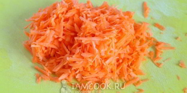 тушеная печень со сметаной, морковью и луком