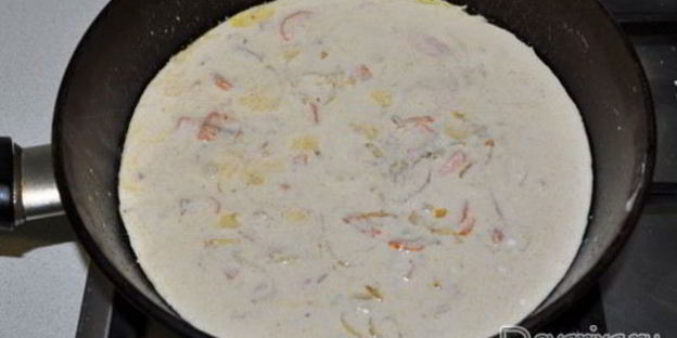 тушеная свиная печень в сметане