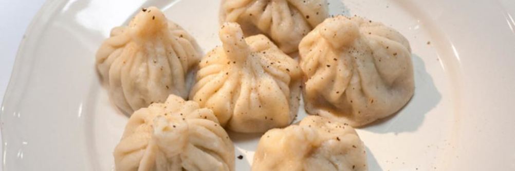 Хинкали с базиликом и перцем чили