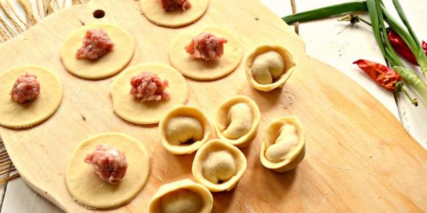 мясные пельмени к праздничному столу