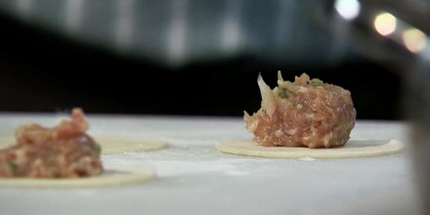 пельмени со свининой и кальмарами