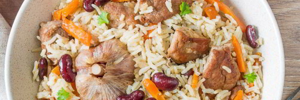 Быстрый плов со свининой и фасолью