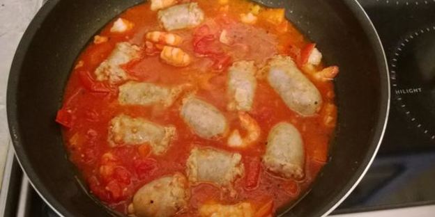 паэлья с колбасками