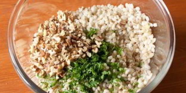 пилав из перловой крупы с грецкими орехами