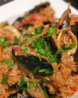 Плов из мидий