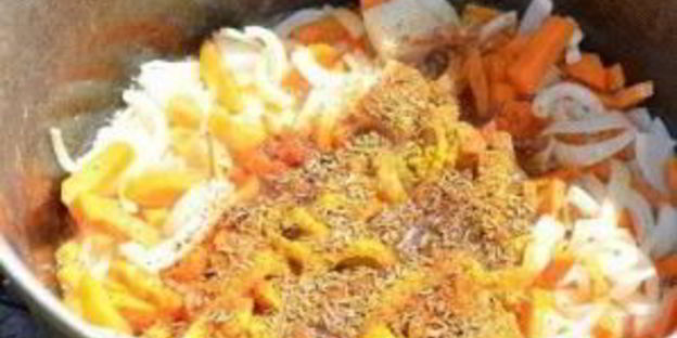 плов на костре со свининой