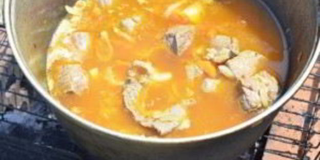 плов на костре со свининой