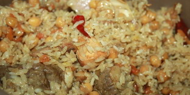 плов с говядиной, курицей и нутом в мультиварке