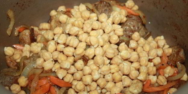 плов с говядиной, курицей и нутом в мультиварке