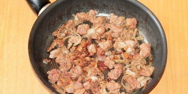 плов с куриной печенью и курицей