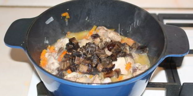 плов с курицей и грибами