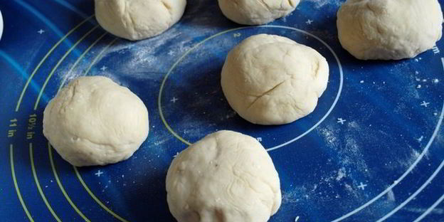 плов с курицей в булочке