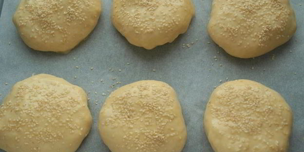 плов с курицей в булочке