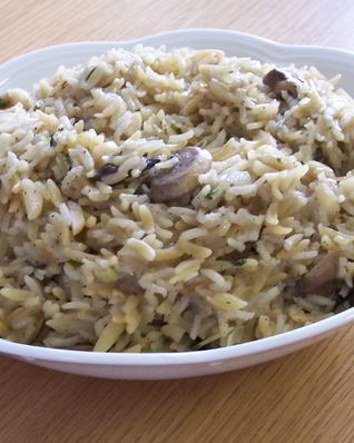 Плов с лесным орехом, грибами и пастой орзо