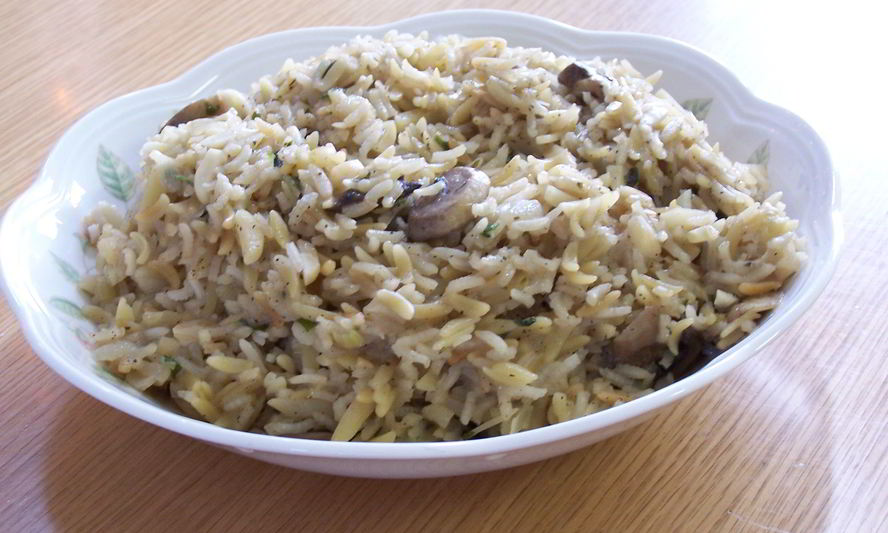 Рецепт плова с лесным орехом, грибами и пастой орзо