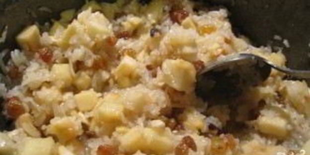 плов с яблоками