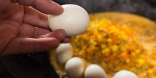 плов с яйцом