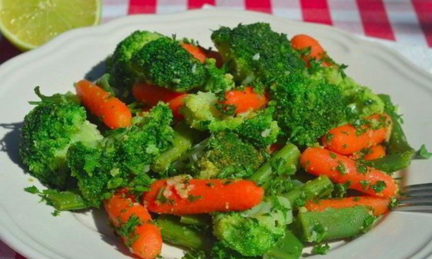Рецепт полезного гарнира из брокколи и моркови