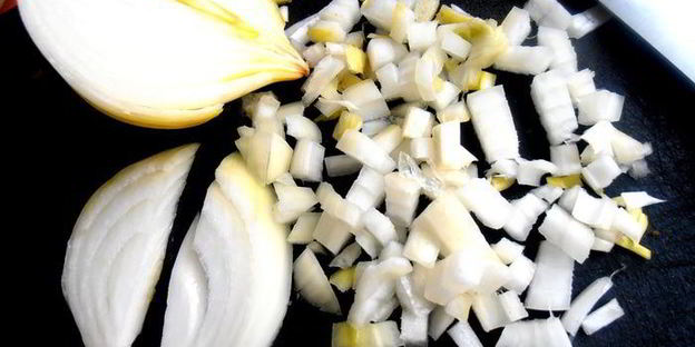 быстрое рагу с колбасками и фасолью