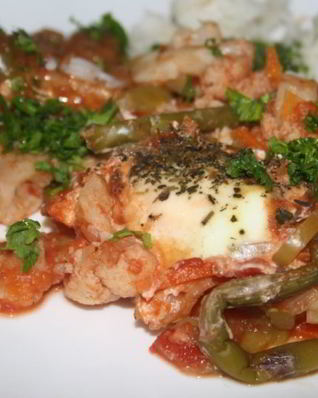 Диетическое овощное рагу со спаржей и яйцами