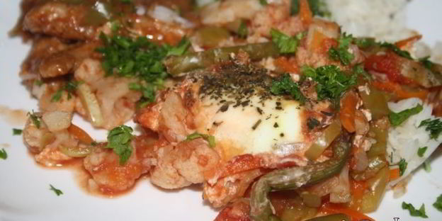 диетическое овощное рагу со спаржей и яйцами