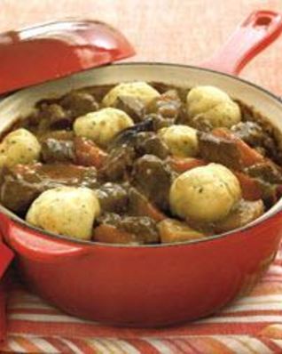 Домашнее рагу из говядины с клецками