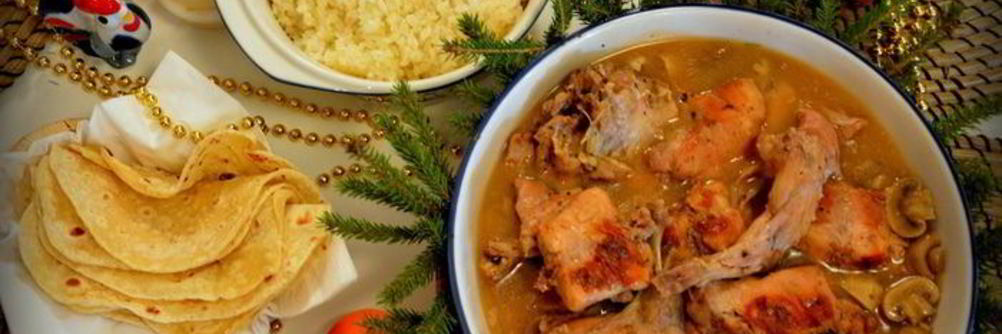 Фрикасе из кролика с рисом и лепешками