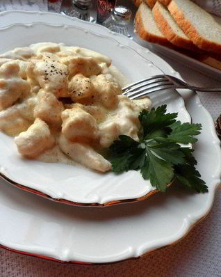 Фрикасе из курицы с мускатным орехом