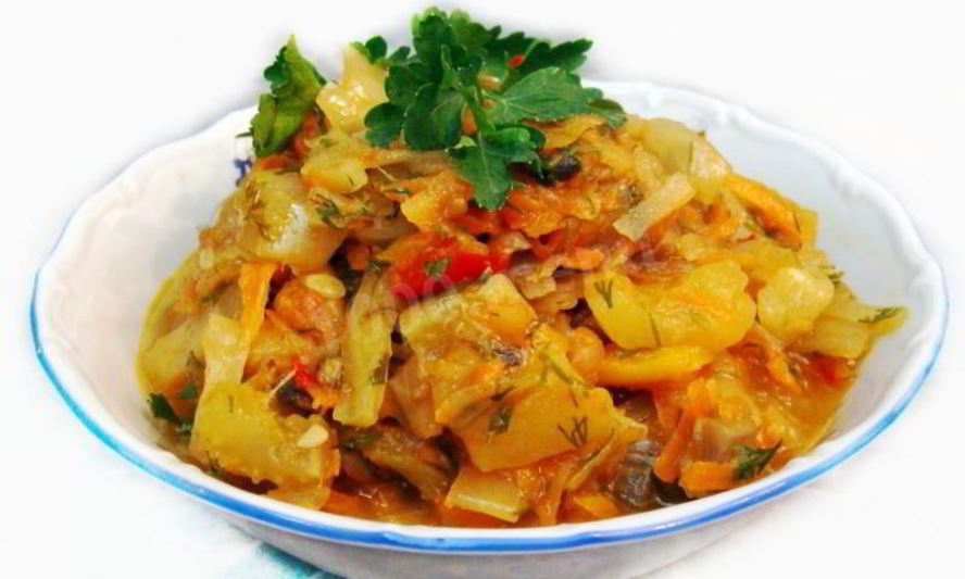 Рецепт овощного рагу кабачки с капустой и шампиньонами