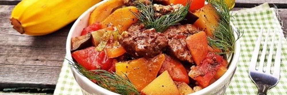 Овощное рагу с фаршем и кабачками